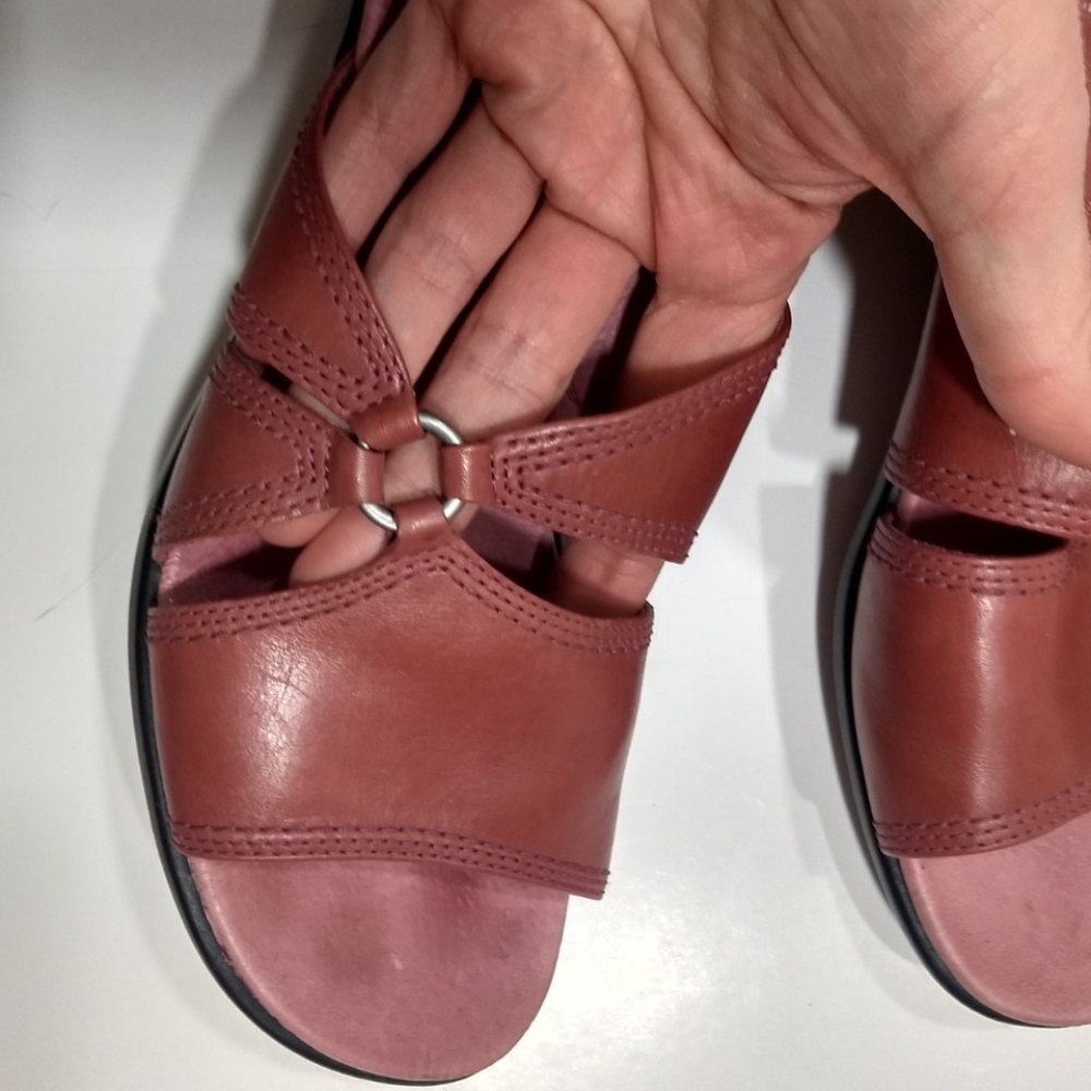 Clarks pink clogs